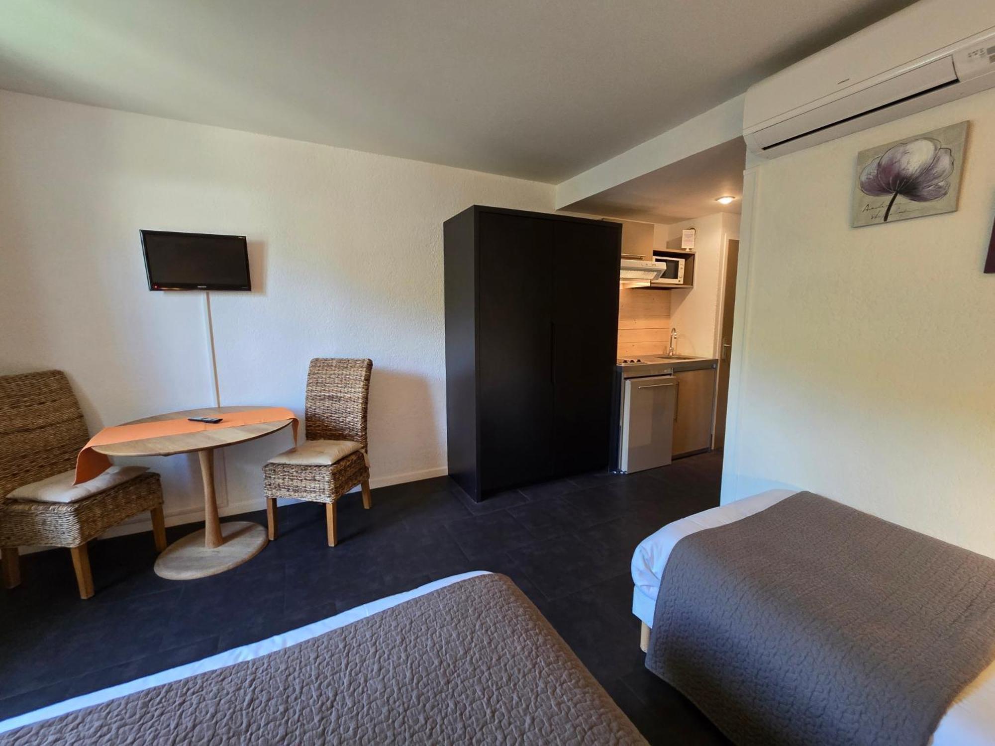 Logis Hotels Le Saint Marc Mollans-sur-Ouveze Экстерьер фото